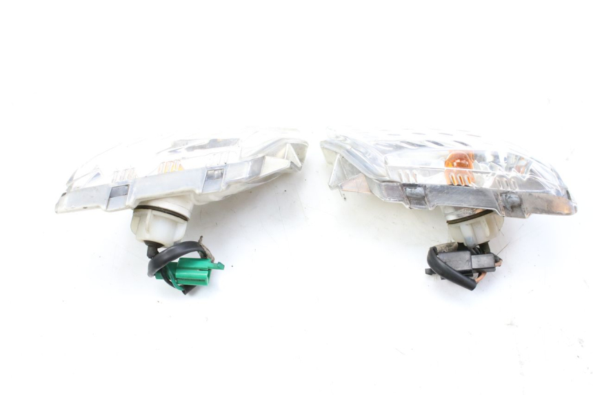 photo de CLIGNOTANTE ANTERIORE YAMAHA XMAX X-MAX 125 (2006 - 2009) - Zoom sullo stato d'uso