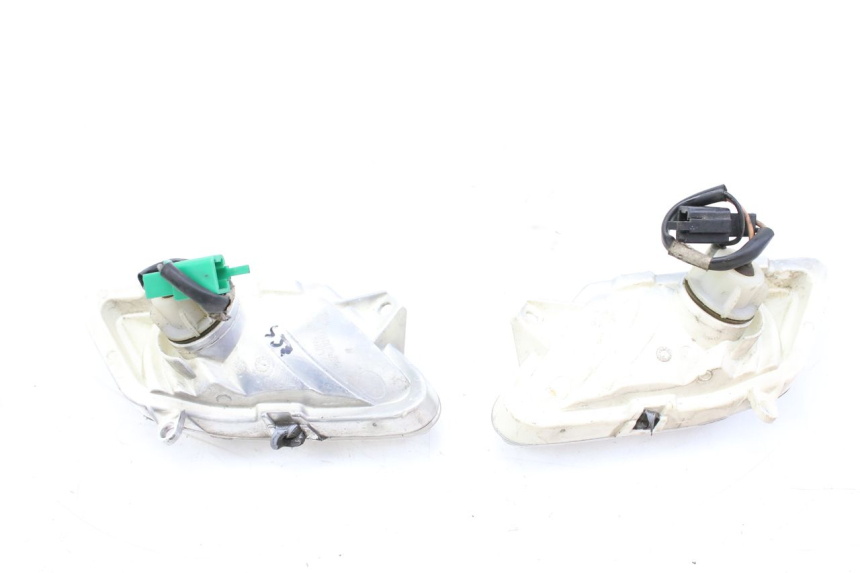 photo de CLIGNOTANTE ANTERIORE YAMAHA XMAX X-MAX 125 (2006 - 2009) - Altra angolazione