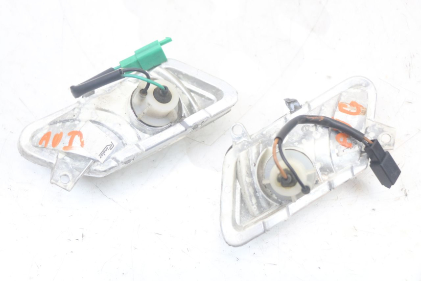 photo de CLIGNOTANTE ANTERIORE YAMAHA XMAX X-MAX 125 (2006 - 2009) - Zoom sullo stato d'uso