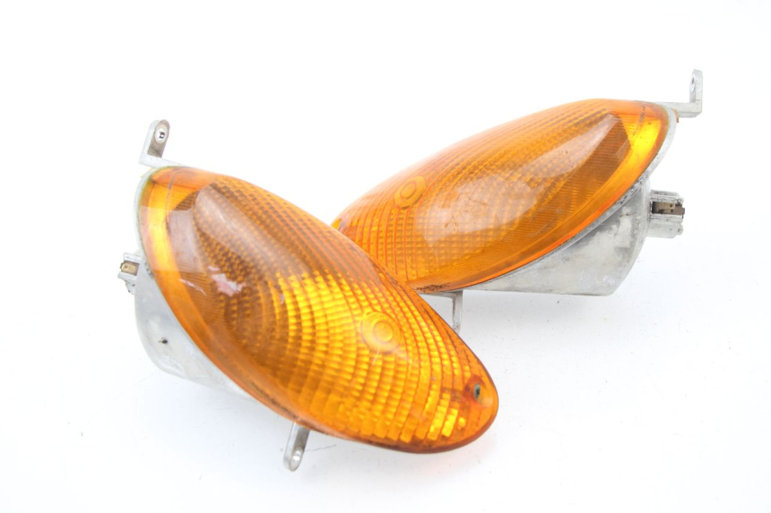 photo de FRECCE ANTERIORE YAMAHA YP MAJESTY 125 (1998 - 2001) - Dettagli dei punti di fissaggio