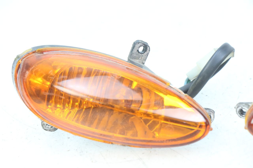 photo de CLIGNOTANTE ANTERIORE YIYING YY50QT-10 50 (2007 - 2022) - Dettagli dei punti di fissaggio