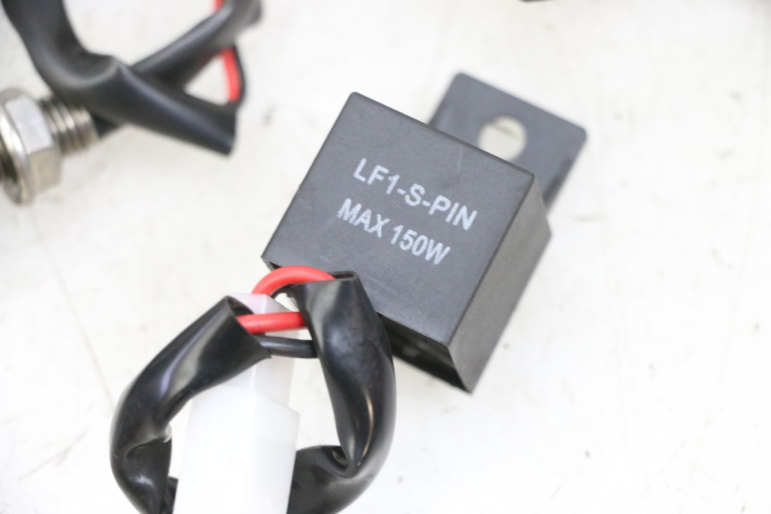 photo de FRECCE ANTERIORE KAWASAKI ZR 7 750 (1999 - 2004) - Caratteristiche distintive