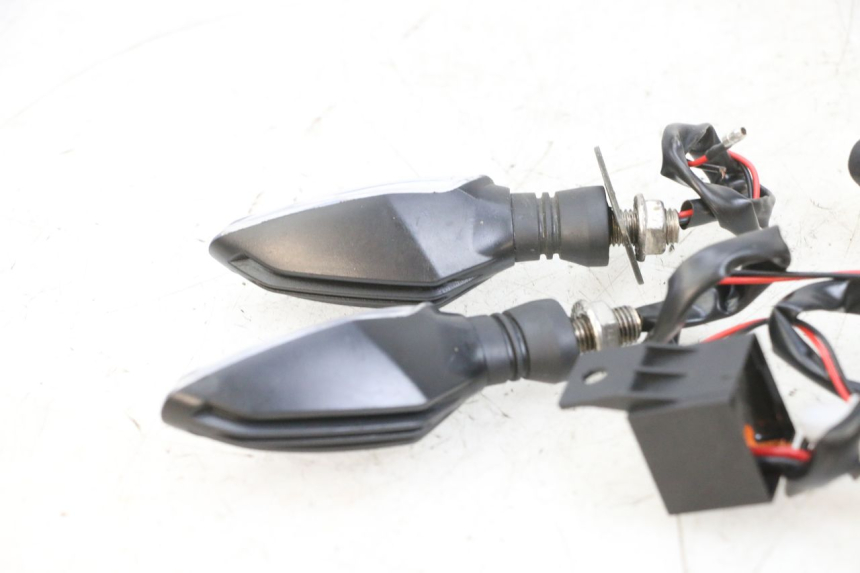 photo de FRECCE ANTERIORE KAWASAKI ZR 7 750 (1999 - 2004) - Vista d'insieme del prodotto