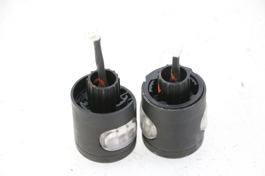 photo de FRECCE ANTERIORE SEGWAY NINEBOT ZT3 PRO 1 - Primo piano tecnico