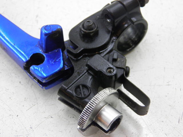 photo de LEVA FRIZIONE ATTACCO YAMAHA FZS FAZER 1000 (2003 - 2005) - Primo piano tecnico