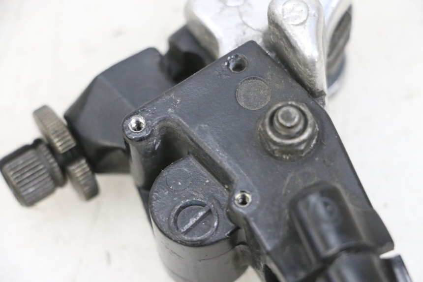 photo de LEVA FRIZIONE ATTACCO KAWASAKI ZR 7 750 (1999 - 2004) - Primo piano tecnico