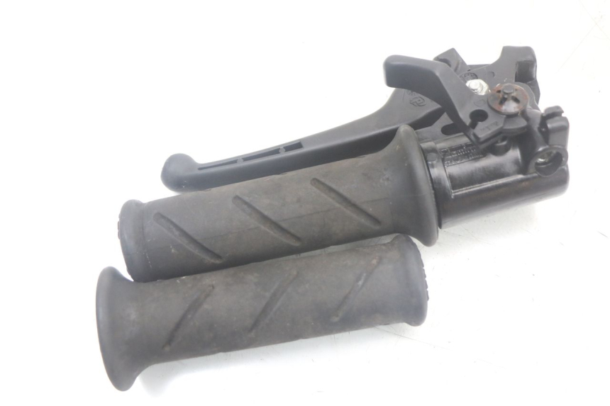 photo de COCOTTA FRENO DESTRO PEUGEOT 103 VOGUE VS2 50 (2004 - 2017) - Altra angolazione