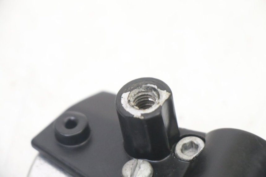 photo de COCOTTA FRENO SINISTRA PIAGGIO FLY 2T 50 (2004 - 2017) - Altra angolazione