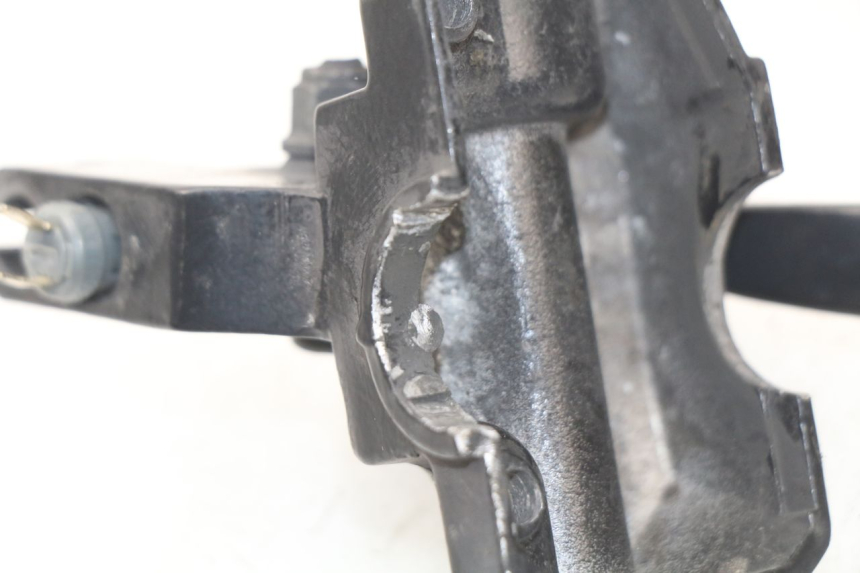 photo de COCOTTA FRENO SINISTRA PEUGEOT KISBEE 4T 50 (2010 - 2017) - Altra angolazione