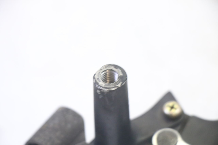 photo de LEVA FRENO SINISTRA HONDA SCV LEAD 100 (2003 - 2007) - Primo piano tecnico