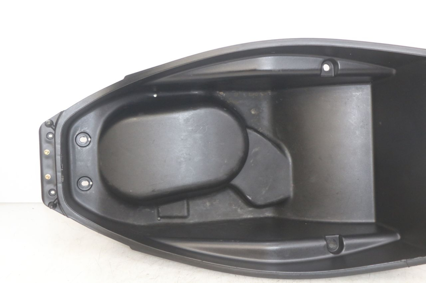 photo de COFANO SELLA KYMCO AGILITY 16+ 4T 50 (2018 - 2023) - Primo piano tecnico