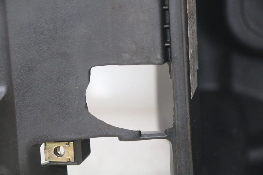 photo de COFANO SELLA KYMCO AGILITY RS 4T 50 (2009 - 2013) - Dettagli dei punti di fissaggio