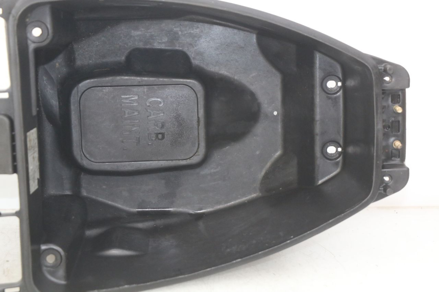 photo de COFANO SELLA KYMCO AGILITY RS 4T 50 (2009 - 2013) - Stato della superficie e materiale