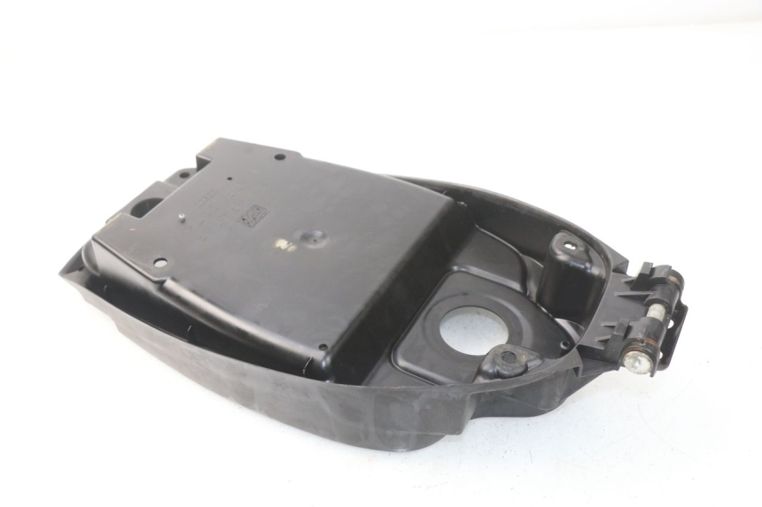 photo de SCATOLA SELLA MBK BOOSTER SPIRIT 50 (2004 - 2017) - Dettaglio del componente