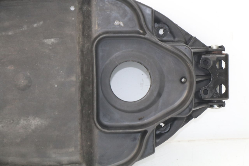 photo de COFANO SELLA MBK BOOSTER SPIRIT NAKED 50 (2004 - 2017) - Stato della superficie e materiale