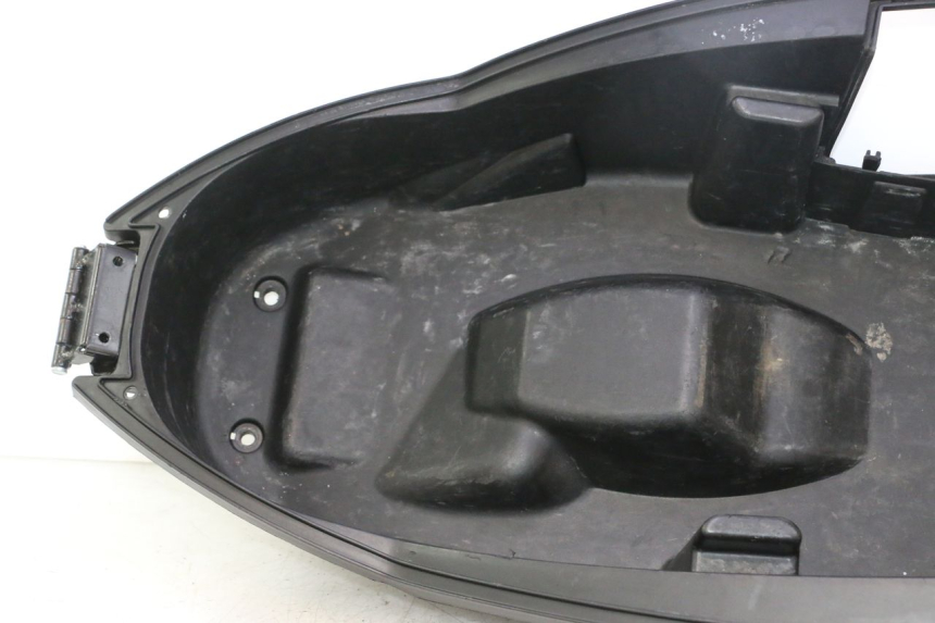 photo de COFANO SELLA PEUGEOT CITYSTAR 2T 50 (2018 - 2021) - Dettaglio del componente