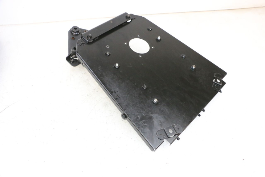 photo de COFANO SELLA YAMAHA FJR ABS 1300 (2006 - 2012) - Caratteristiche distintive