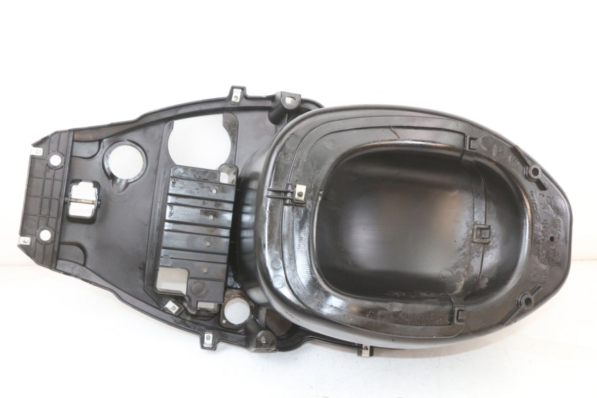 photo de Bauletto sella PIAGGIO FLY 2T 50 (2004 - 2017) - Dettagli dei punti di fissaggio