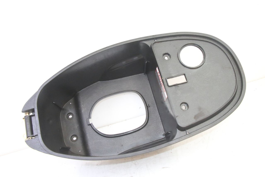 photo de BAULETTO SEDILE VENESI FLY RETRO 4T 50 (2020 - 2025) - Primo piano tecnico