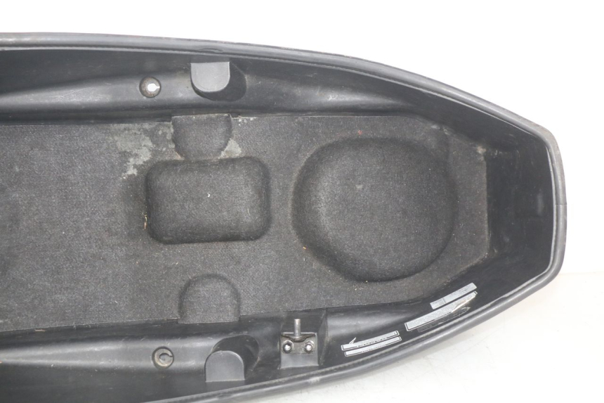 photo de SCATOLA SELLA SYM GTS EFI 125 (2012 - 2016) - Dettagli dei punti di fissaggio