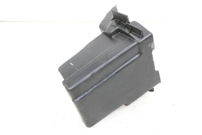 photo de SOTTOSELLA SUZUKI GZ MARAUDER 125 (1998 - 2004) - Primo piano tecnico