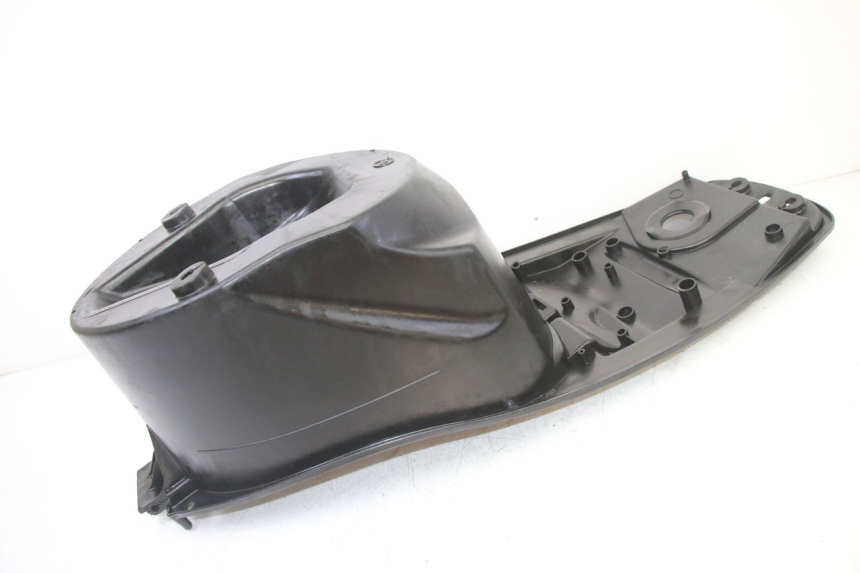 photo de BAULETTO SELLINO SYM JET 14 4T 50 (2018 - 2022) - Dettagli dei punti di fissaggio