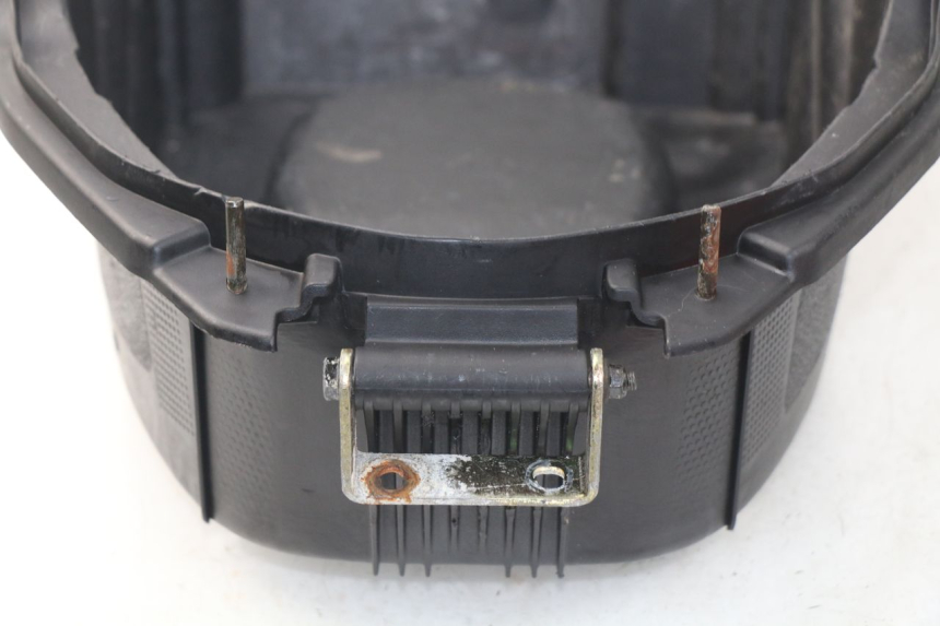 photo de COFANO SELLA PEUGEOT KISBEE 2T 50 (2010 - 2017) - Altra angolazione