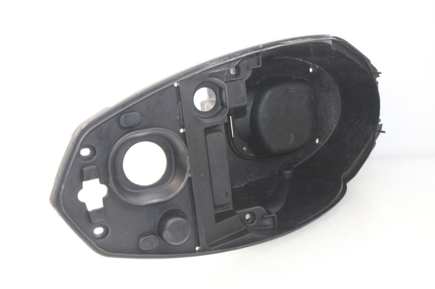 photo de COFANO SELLA PEUGEOT KISBEE 2T 50 (2010 - 2017) - Dettagli dei punti di fissaggio