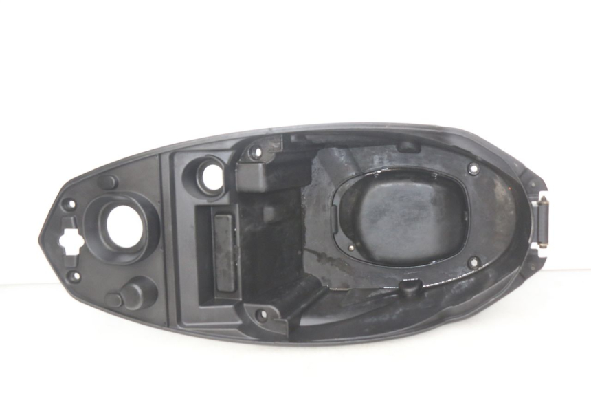 photo de COFANO SELLA PEUGEOT KISBEE 2T 50 (2010 - 2017) - Vista principale