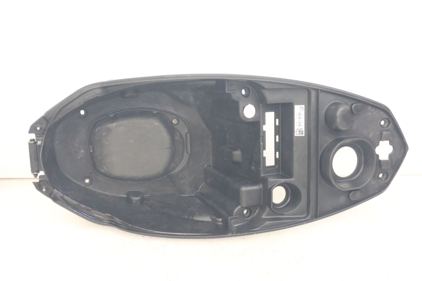 photo de COFANO SELLA PEUGEOT KISBEE 2T 50 (2018 - 2022) - Dettaglio del componente