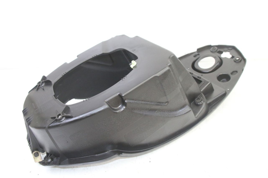 photo de COFANO SELLA PEUGEOT KISBEE 2T 50 (2010 - 2017) - Stato della superficie e materiale