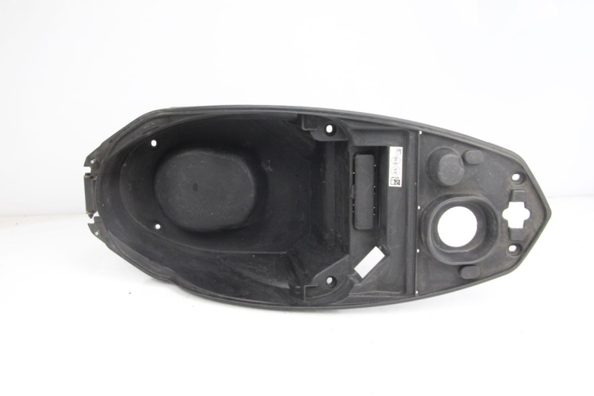 photo de SCATOLA SELLA PEUGEOT KISBEE 4T 50 (2018 - 2022) - Dettagli dei punti di fissaggio