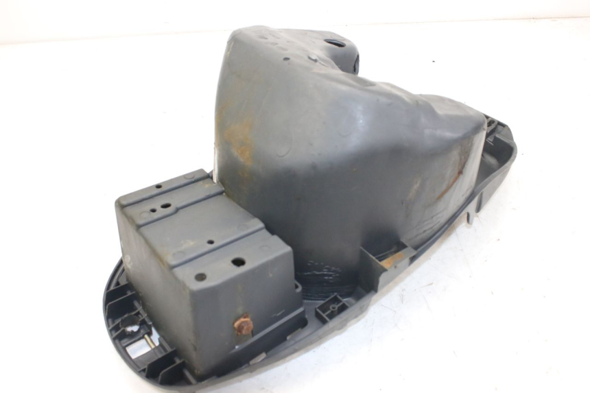 photo de COFANO SELLA PIAGGIO LIBERTY 4T 50 (2004 - 2008) - Dettaglio del componente