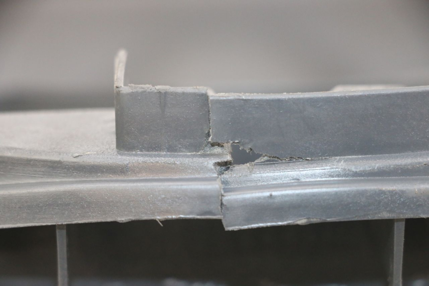 photo de COFANO SELLA PIAGGIO LIBERTY 125 (2009 - 2013) - Dettagli dei punti di fissaggio