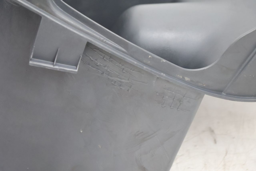 photo de SOTTOSELLA PIAGGIO LIBERTY 125 (1998 - 2008) - Dettagli dei punti di fissaggio