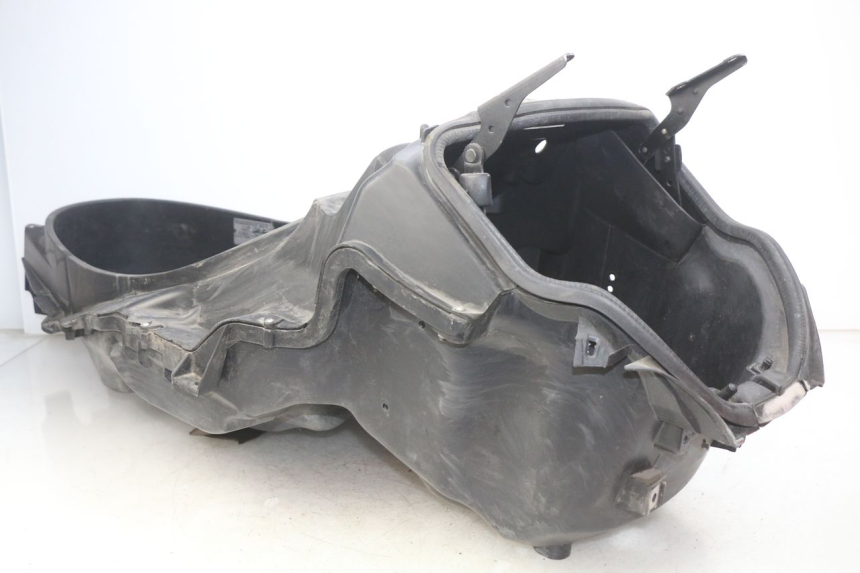 photo de COFANO SELLA PIAGGIO MP3 LT 300 (2010 - 2016) - Zoom sullo stato d'uso