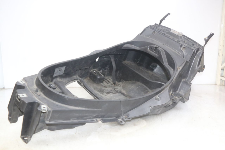 photo de COFANO SELLA PIAGGIO MP3 LT 400 (2007 - 2012) - Primo piano tecnico