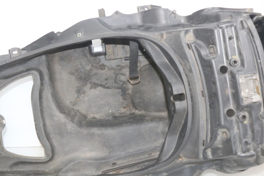 photo de COFANO SELLA PIAGGIO MP3 LT 400 (2007 - 2012) - Dettagli dei punti di fissaggio