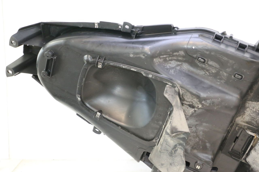 photo de COFANO SELLA PIAGGIO MP3 LT 300 (2010 - 2016) - Dettaglio del componente