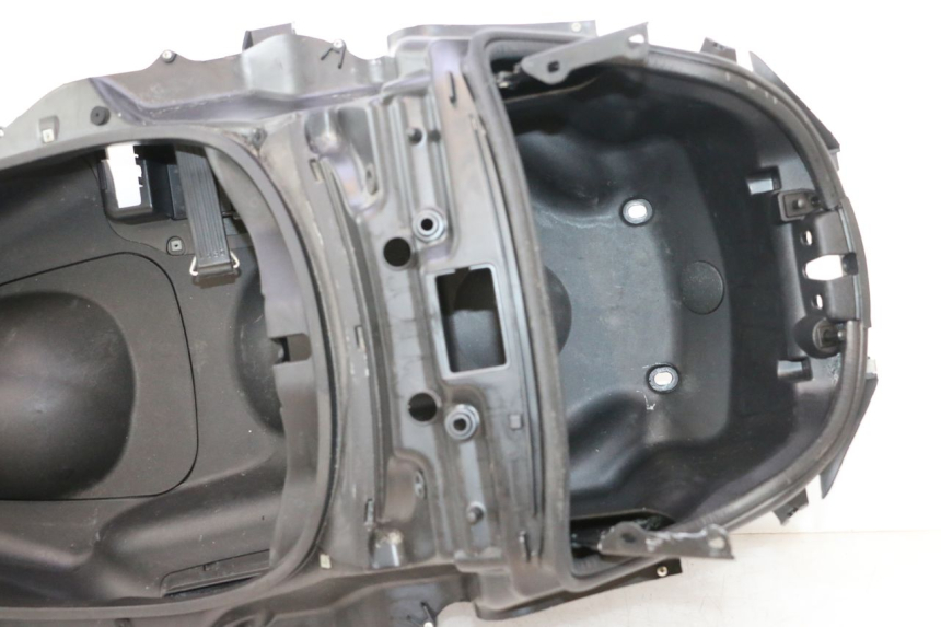 photo de COFANO SELLA PIAGGIO MP3 LT 300 (2010 - 2016) - Ispezione visiva dettagliata