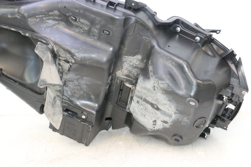 photo de COFANO SELLA PIAGGIO MP3 LT 300 (2010 - 2016) - Zoom sullo stato d'uso