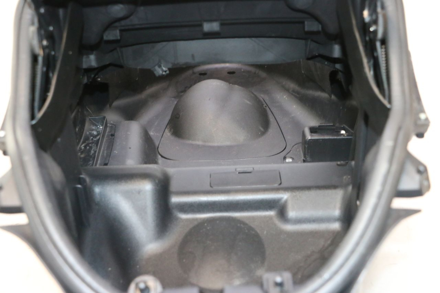 photo de COFANO SELLA PIAGGIO MP3 LT 300 (2010 - 2016) - Dettagli dei punti di fissaggio