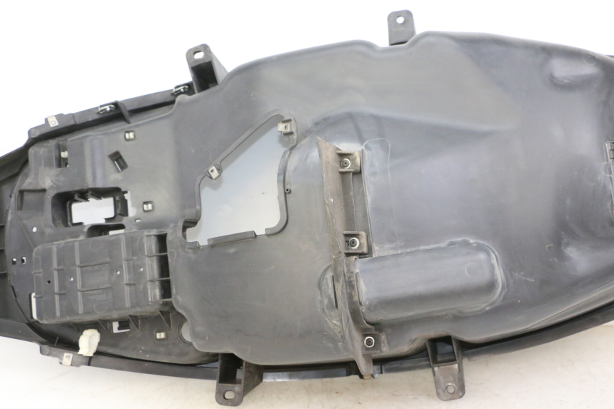 photo de SOTTOSELLA PIAGGIO MP3 500 (2014 - 2017) - Dettagli dei punti di fissaggio