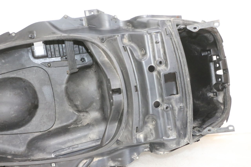 photo de SOTTOSELLA PIAGGIO MP3 RL 250 (2006 - 2010) - Altra vista dell'articolo