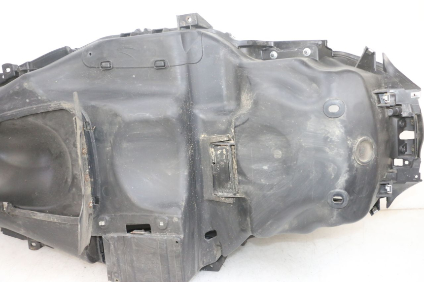 photo de SOTTOSELLA PIAGGIO MP3 RL 250 (2006 - 2010) - Marcature e riferimenti originali