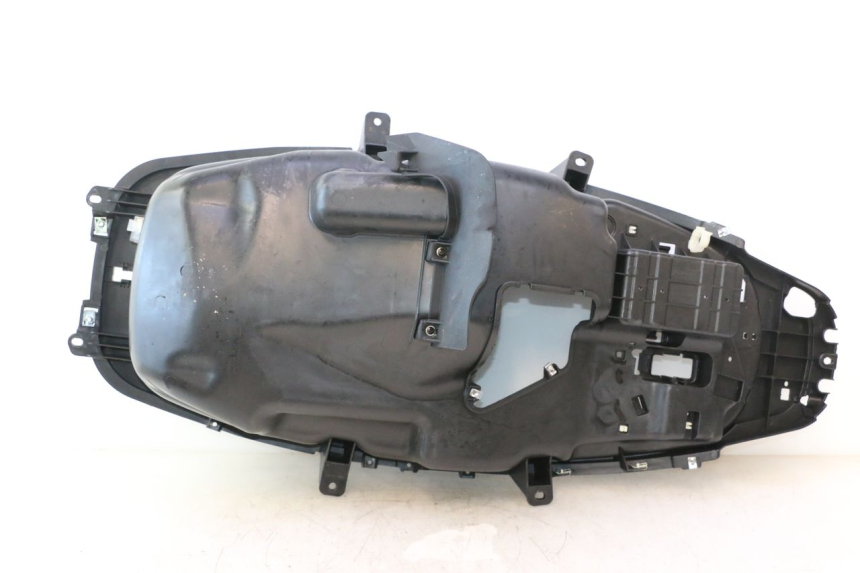 photo de SOTTOSELLA PIAGGIO MP3 500 (2016 - 2018) - Dettagli dei punti di fissaggio