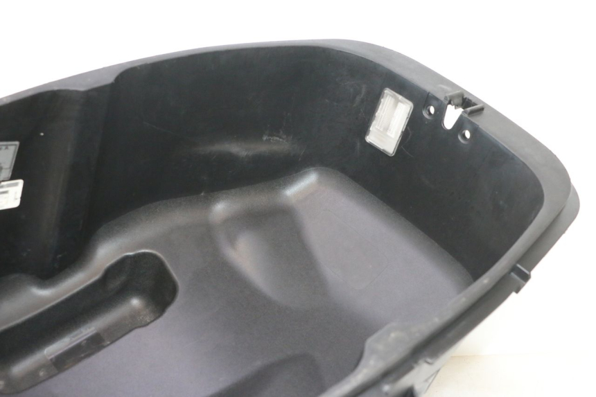 photo de SOTTOSELLA PIAGGIO MP3 500 (2016 - 2018) - Marcature e riferimenti originali