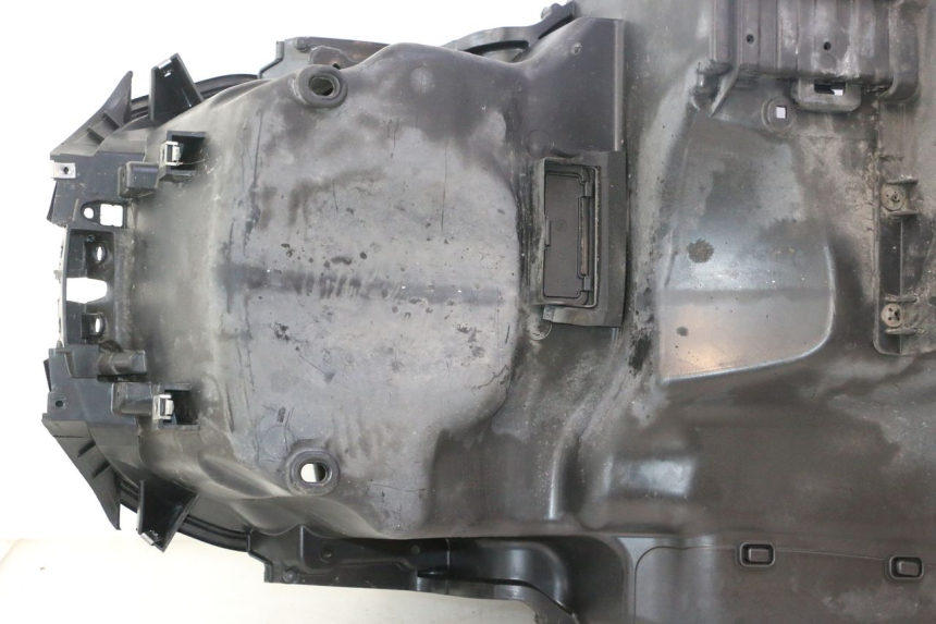 photo de COFANO SELLA PIAGGIO MP3 500 (2011 - 2015) - Altra vista dell'articolo