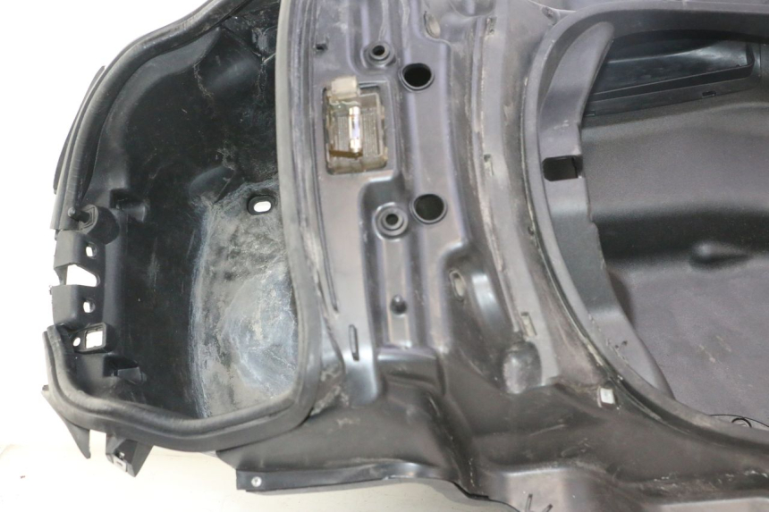 photo de COFANO SELLA PIAGGIO MP3 500 (2011 - 2015) - Zoom sui componenti