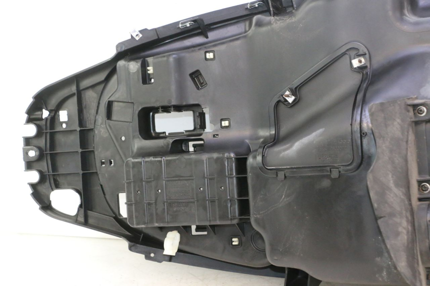 photo de SOTTOSELLA PIAGGIO MP3 500 (2016 - 2018) - Marcature e riferimenti originali